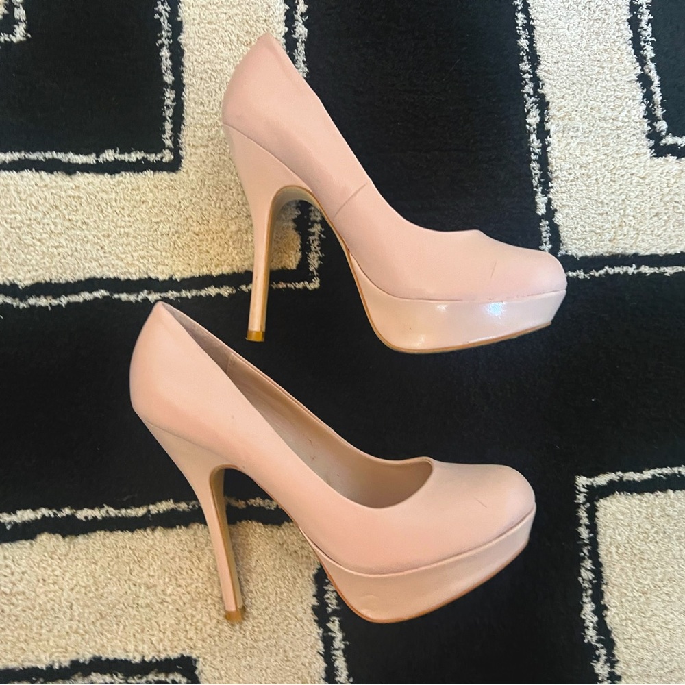 Women’s high heels. Size 9